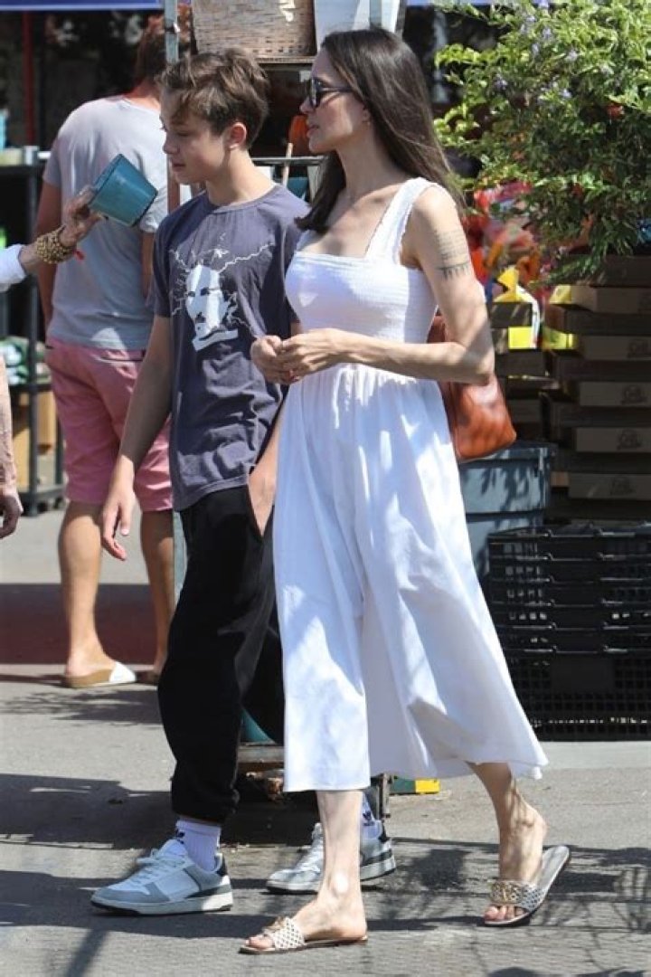 Angelina Jolie Bonds With Son Knox, 14, On Shopping Outing In LA: Photos