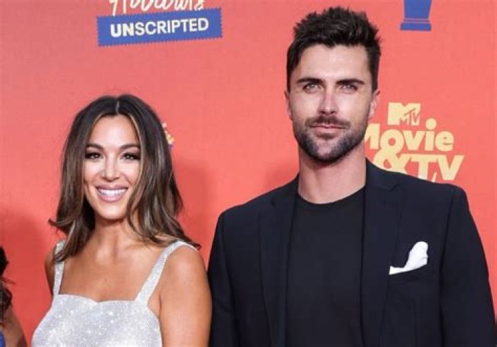 Are Tyler Stanaland, Alex Hall Dating? ‘Selling the OC’ Season 2 – Hollywood Life