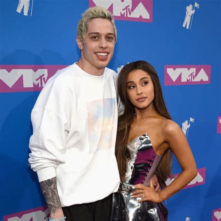 Ariana Grande & Pete Davidson Had On-And-Off Relationship Before Split – Hollywood Life