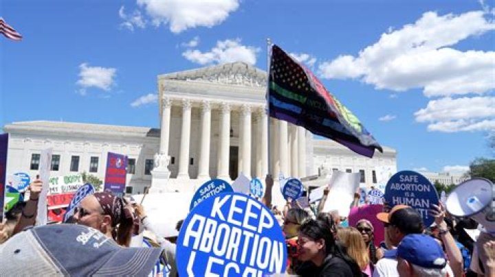 Barack & Michelle Obama Blast Draft Supreme Court Opinion Overturning Abortion Rights