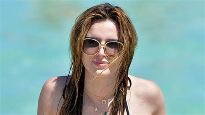 Bella Thorne Rocks Purple Bikini and Skirt for Her Birthday: Video – Hollywood Life