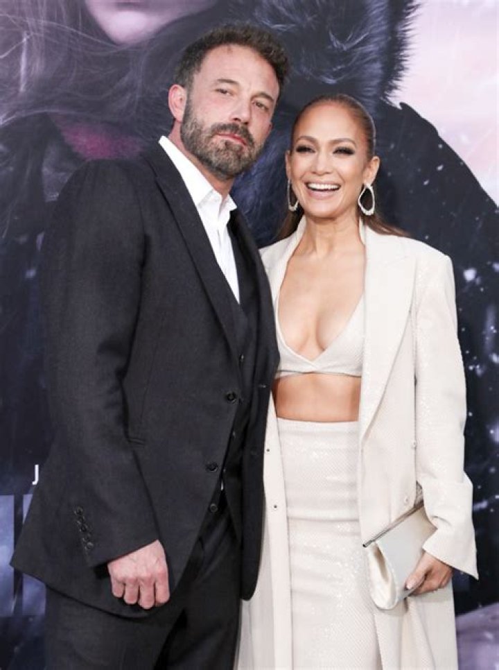 Ben Affleck Poses Shirtless In Father’s Day Post From Jennifer Lopez – Hollywood Life