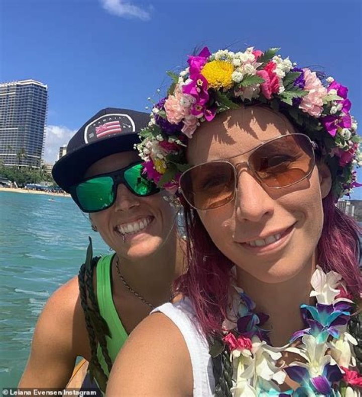 Beth Chapman’s Feud With Stepdaughter Is Making Cancer Battle ‘Worse’ – Hollywood Life