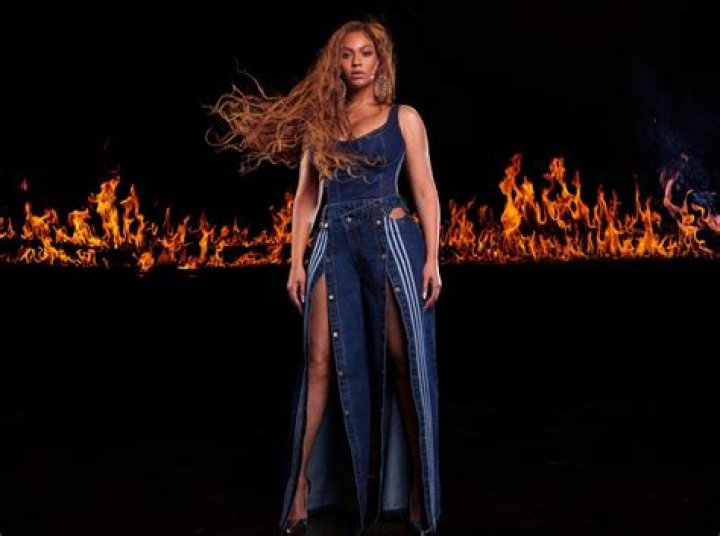 Beyoncé Sizzles In Fitted Denim Jumpsuit For Ivy Park Rodeo Ad – Hollywood Life