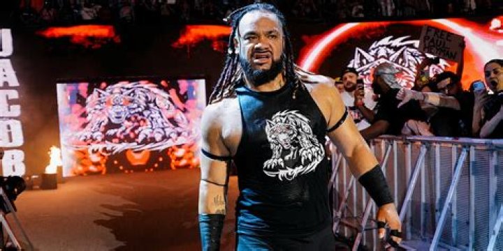 Big E Breaks His Neck After Falling On His Head During WWE Smackdown – Hollywood Life