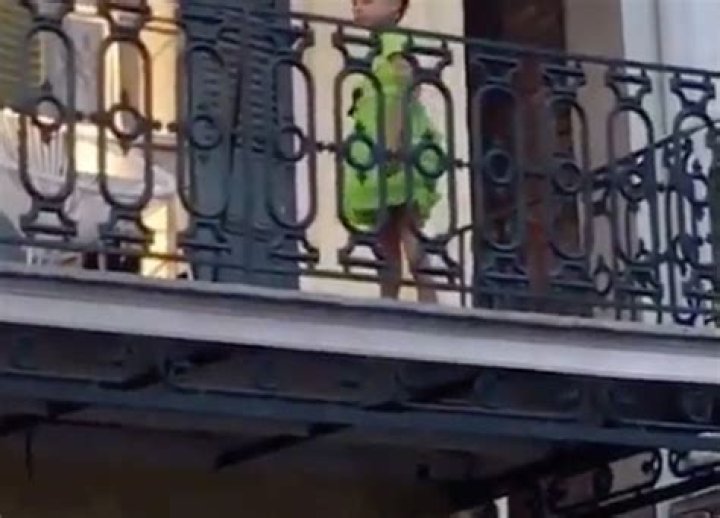 Fans Wave At Tot But She Is Completely Unimpressed In Hilarious Video – Hollywood Life