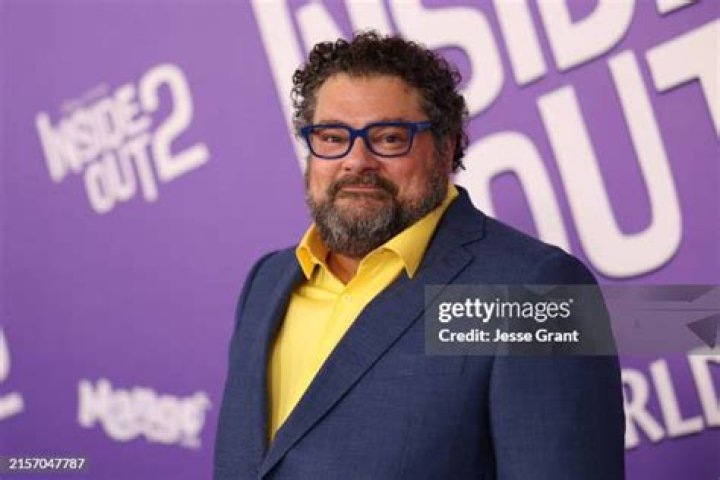 Bobby Moynihan — Photos Of The Former ‘SNL’ Star – Hollywood Life