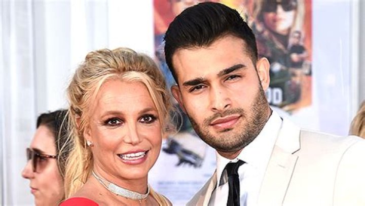 Britney Spears & Sam Asghari Celebrate Their Engagement With His Sister Fay — Photo