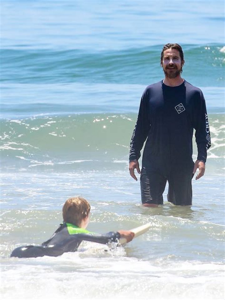 See Pics Of Shakira & More – Hollywood Life