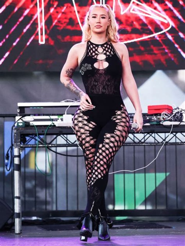 Photos Of Stars In Stockings – Hollywood Life