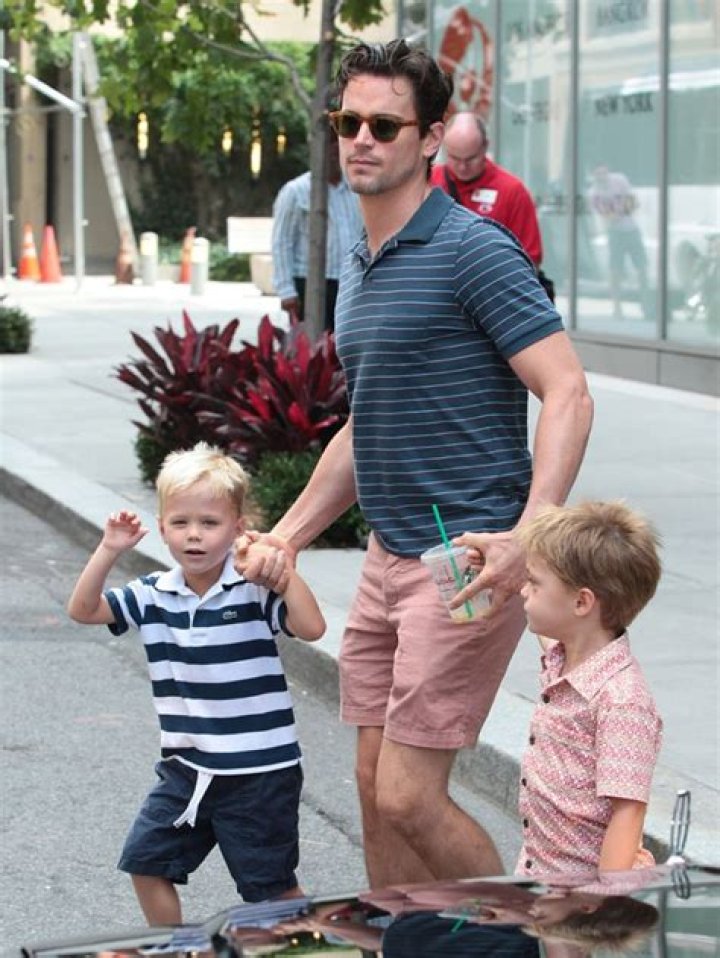 See Celebs Who Used Surrogates To Have Babies: Pics – Hollywood Life