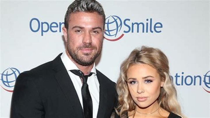 Chad Johnson Debuts Girlfriend Annalise Mishler & Talks Relationship – Hollywood Life