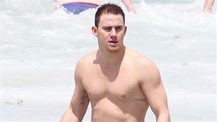 Channing Tatum Shirtless Selfie On ‘Lost City Of D’ Set – Photo – Hollywood Life