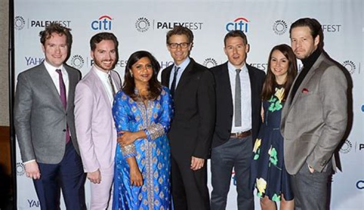 ‘Cheers’ Reunion On ‘The Mindy Project’? — Writer Teases Possibility – Hollywood Life