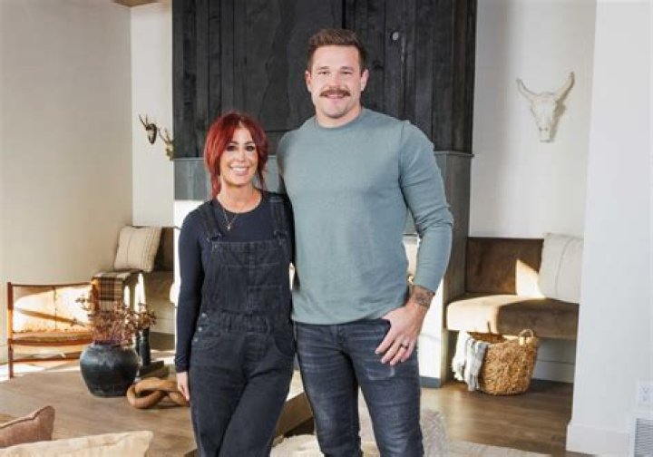 ‘Teen Mom 2’ Star Chelsea Houska Wears Daisy Dukes As She Loves On Hubby Cole DeBoer