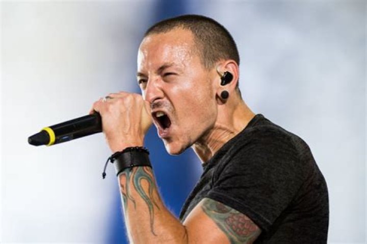 Chester Bennington Celebrity Profile | Singer — Linkin Park – Hollywood Life