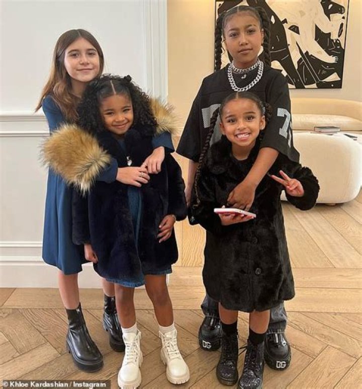 Chicago, True, & Dream Cuddle Together In The Cutest Kardashian Cousins Crew Selfie Of All Time
