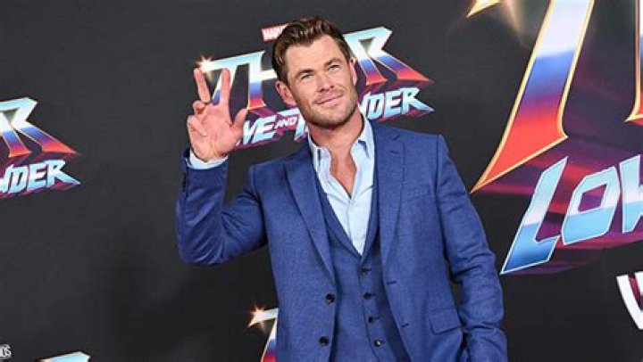 Chris Hemsworth Almost Goes Full Thor in New Video With His Kids at Universal Studios: Video