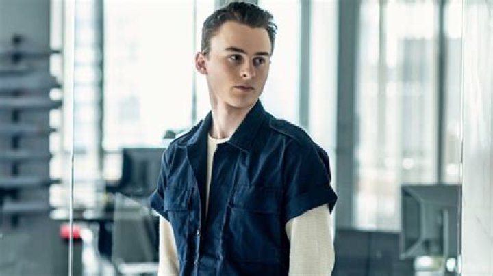 Wyatt Oleff On Sam’s Fate (Exclusive) – Hollywood Life