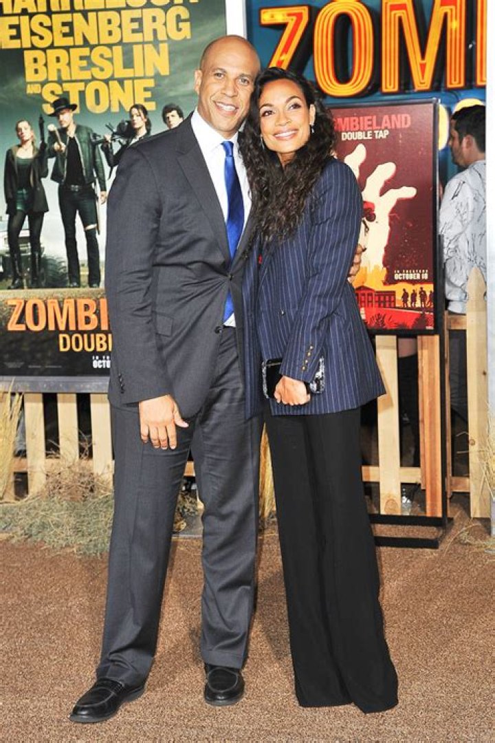 Cory Booker Gushes Over Rosario Dawson After She Moves In With Him – Hollywood Life