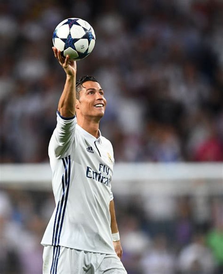 Cristiano Ronaldo Offside? He’s Accused Of Cheating In Champions League Victory – Hollywood Life