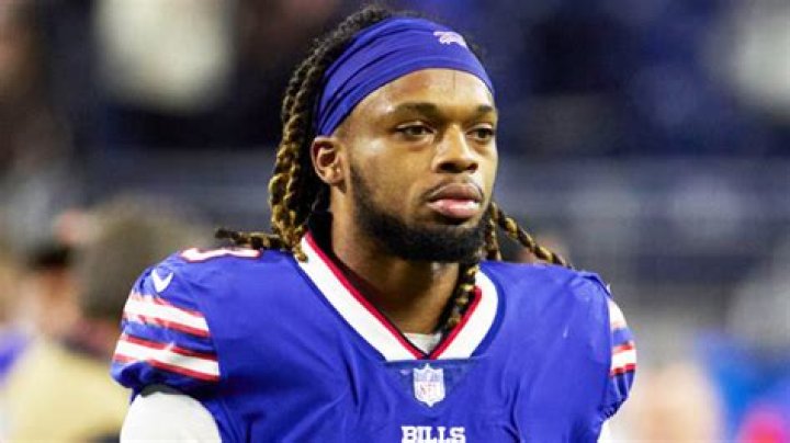 Damar Hamlin Reveals He’s Not ‘Emotionally’ Ready For Football Yet – Hollywood Life