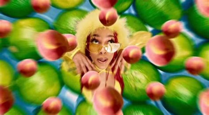 Doja Cat’s ‘Juicy’ Music Video Ft. Tyga — See Pics – Hollywood Life