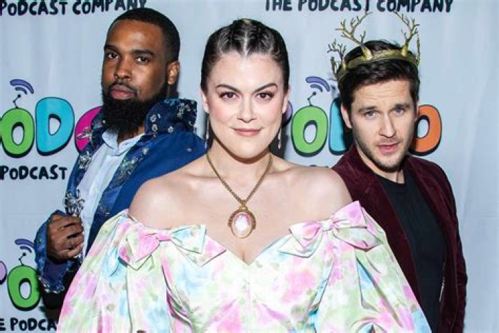 ‘Ned’s Declassified’ Star Apologizes to Drake Bell Over Jokes About ‘Quiet on Set’ Sexual Abuse Allegations