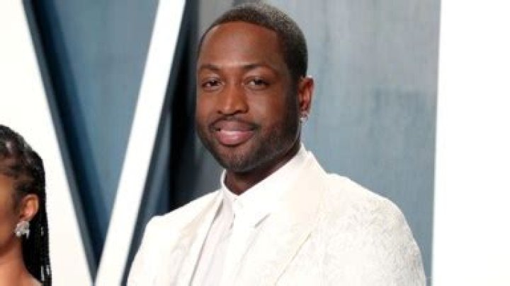 Dwyane Wade & Son Zaire, 18, Do Hilarious Workout Dance & LeBron James Can’t Stop Laughing — Watch