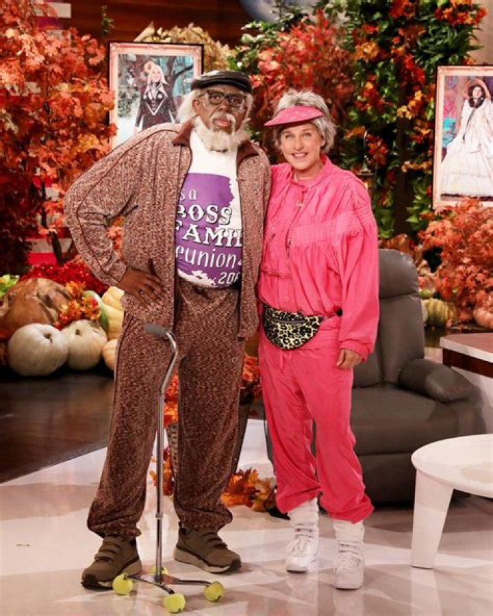 See The Look – Hollywood Life