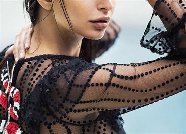 Emily Ratajkowski Sideboob — Flaunts Breast In Sheer Black Dress For ‘ES’ Mag – Hollywood Life