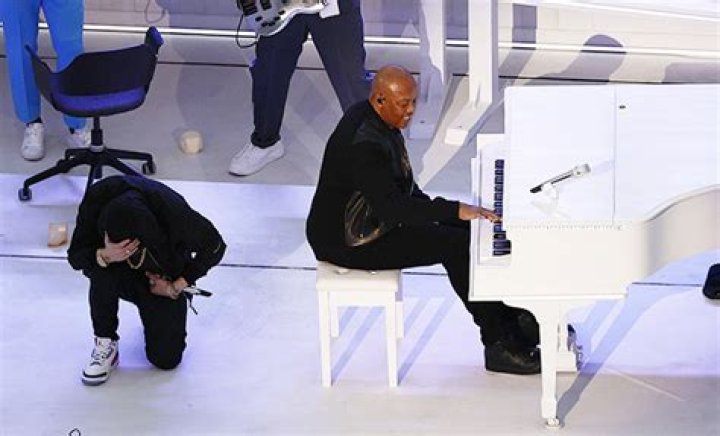 Eminem Honors Colin Kaepernick With Kneel During Super Bowl Halftime Show