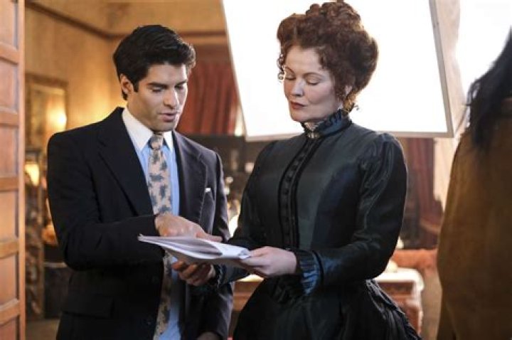 ‘Ghosts’ Star If Trevor Will Always Have No Pants — Interview – Hollywood Life