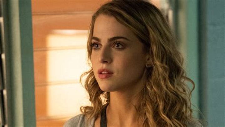 ‘Grand Hotel’s Anne Winters Reveals What’s Next For Ingrid — Spoilers – Hollywood Life