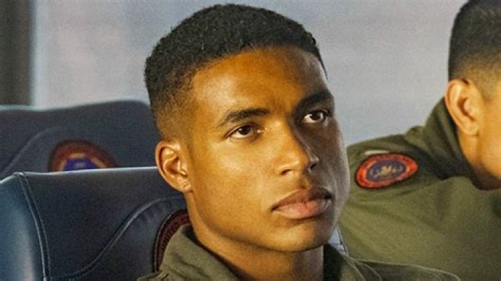 Greg Tarzan Davis Talks ‘Top Gun 3’ Plans & More: Exclusive – Hollywood Life