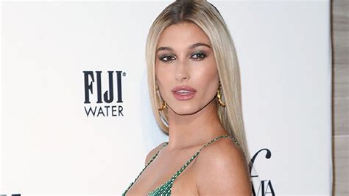 Hailey Bieber’s Plunging Green Corset Dress: Photos – Hollywood Life