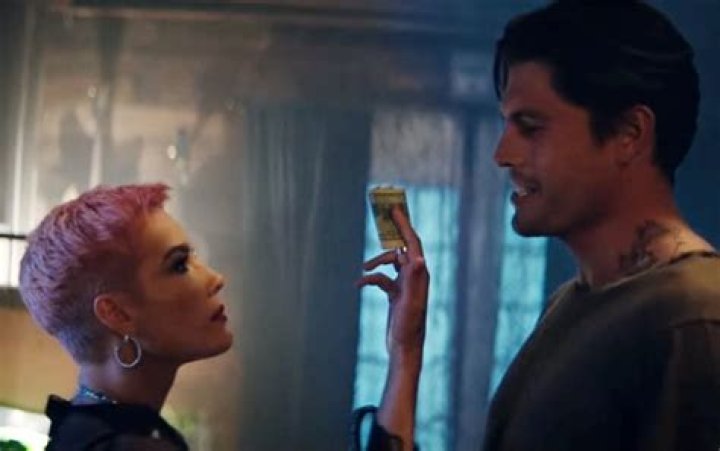 Halsey Accuses G-Eazy Of Cheating During ‘SNL’ Performance – Hollywood Life