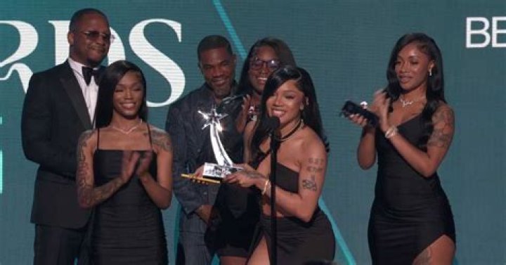 H.E.R. Brings The BET Awards Back To Life With Her Phenomenal ‘Focus’ Performance