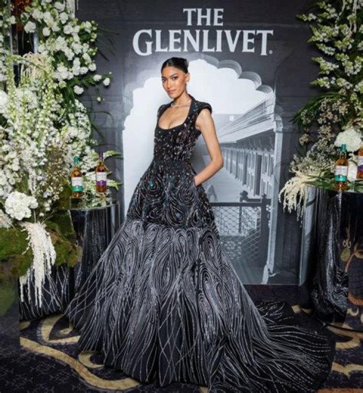 Hottest Celebrity Pics This Week of Nov 6 — Nov 12: Karolina Kurkova, Fat Joe & More