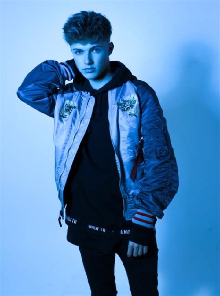 HRVY: Rising UK Singer & Musical.ly Star Wants To Do A Music Video On The Moon One Day