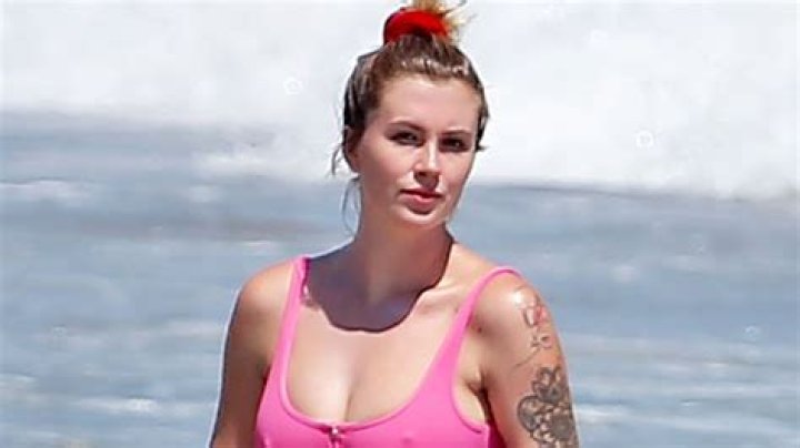 Ireland Baldwin Embraces Her ‘Cellulite’ And ‘Stretch Marks’ In Gorgeous New Bikini Photos