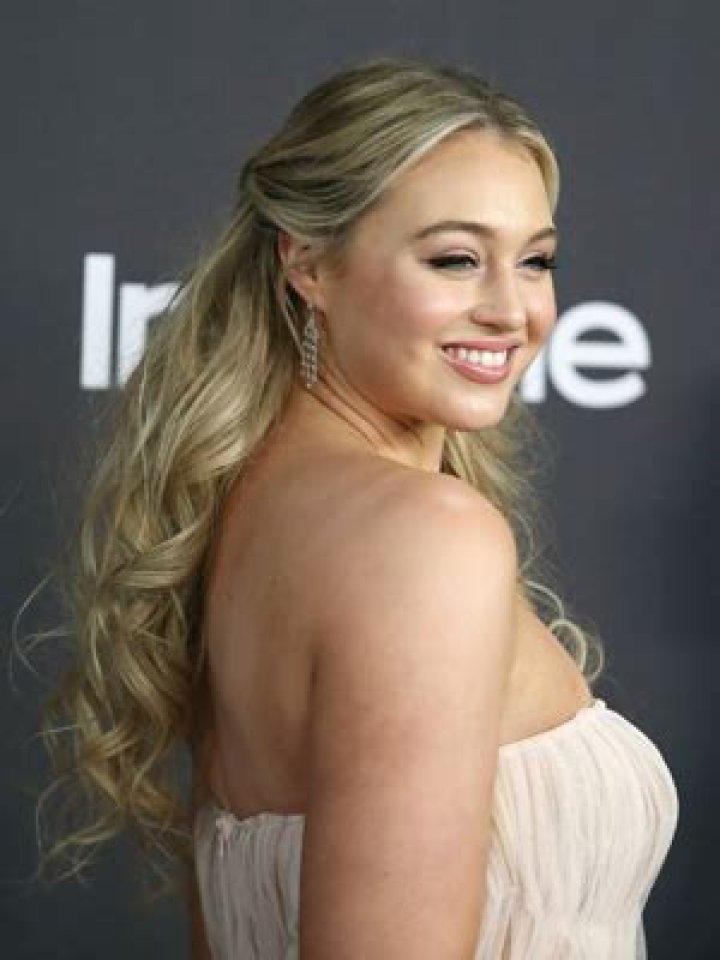 Iskra Lawrence — SEE PICS