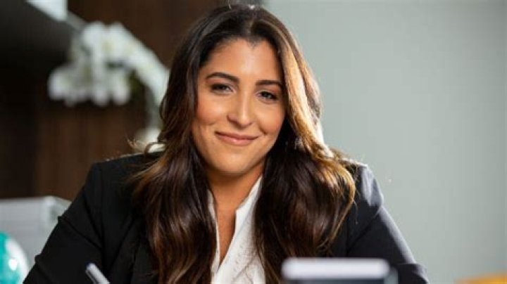 Janelle Perez Aims To Be First-LGBTQ Woman in Florida State Senate – Hollywood Life