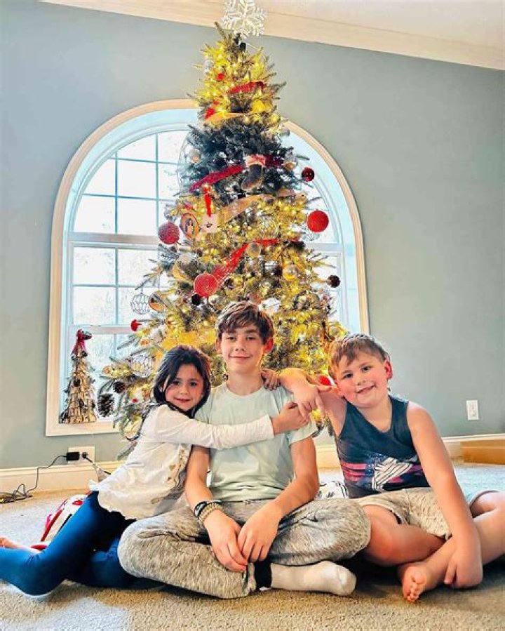 Jenelle Evans Regains Custody Of Her Kids 7 Weeks After Losing Them: I’m ‘Crying Tears Of Joy’