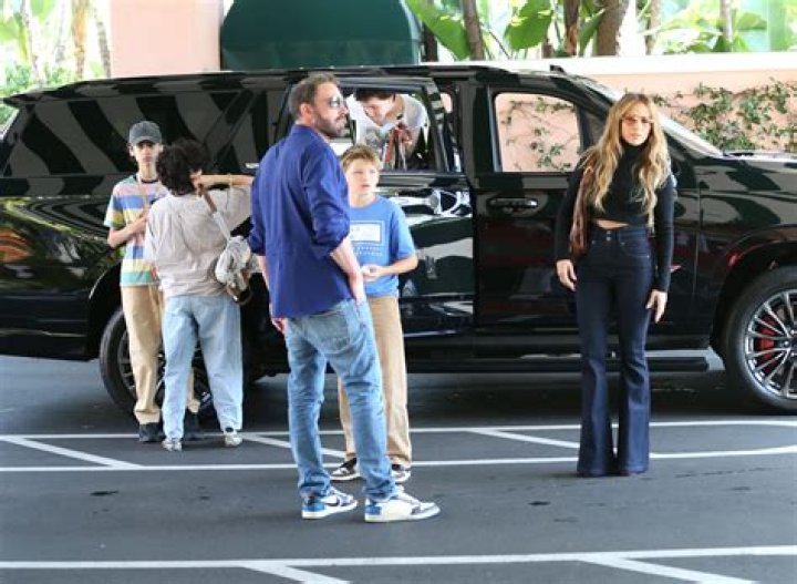 Jennifer Lopez & Ben Affleck Treat All 5 Of Their Kids To A Night Out Together For The First Time — Photos