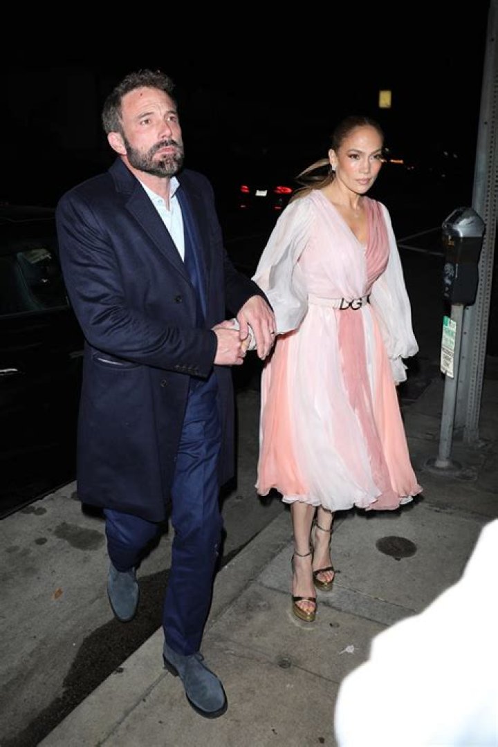 Jennifer Lopez & Ben Affleck Have Valentine’s Day Date: Photo – Hollywood Life