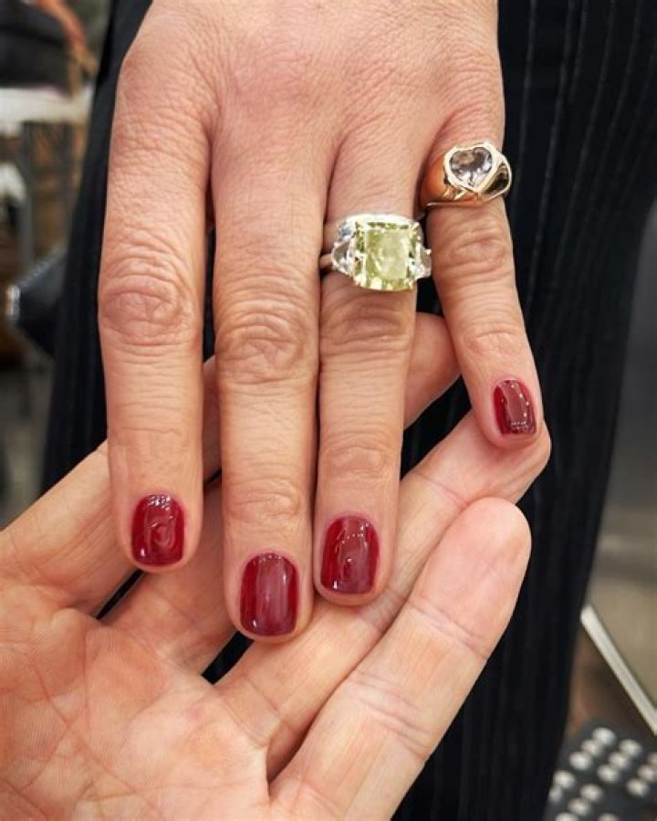 Jennifer Lopez Pays Homage To Kobe Bryant & Daughter Gigi With Touching Manicure