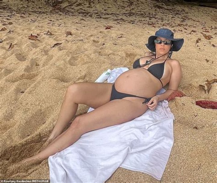 Pregnant Jessica Simpson Shows Off Her Bare Baby Bump In Bikini — New Pic