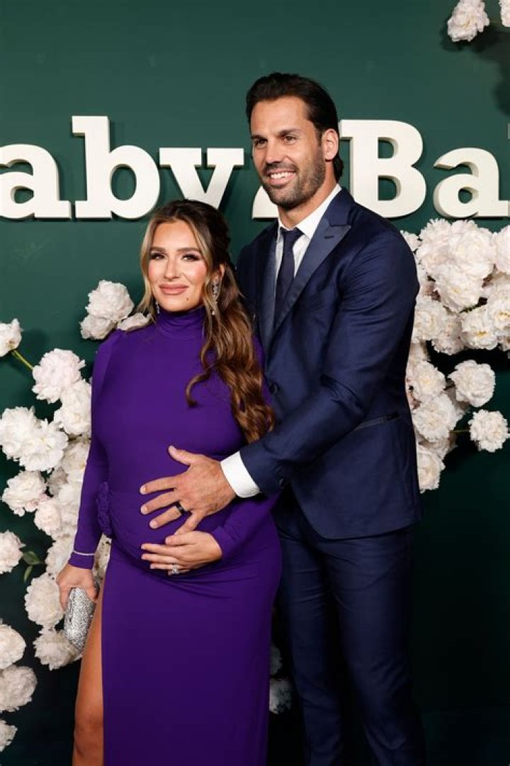 Jessie James Decker Admits She & Eric ‘Aren’t Preventing’ Another Baby – Hollywood Life