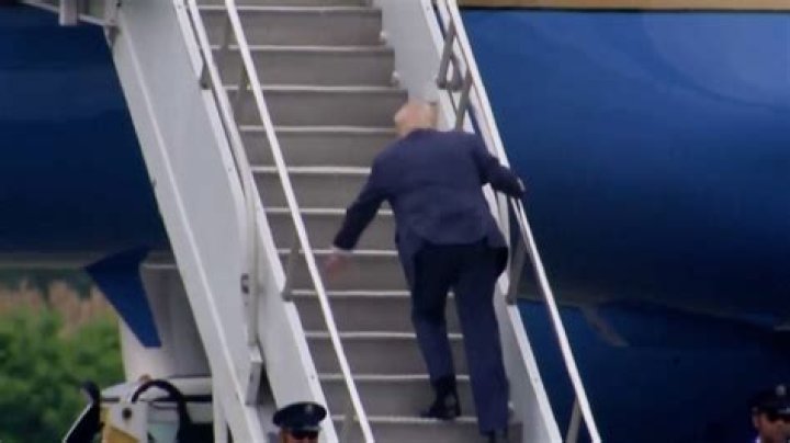 Biden Trips & Falls On Stairs Of Air Force One, But Recovers Gracefully As He Flies To Atlanta — Watch